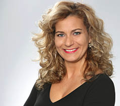 Mit dem Erwerb dieses Fotos geht das Nutzungsrecht an die Merck KGaA ber. Bei Ver ffentlichungen weisen wir auf die Namensnennung “©Lichtbildatelier Eva Speith, Darmstadt". 